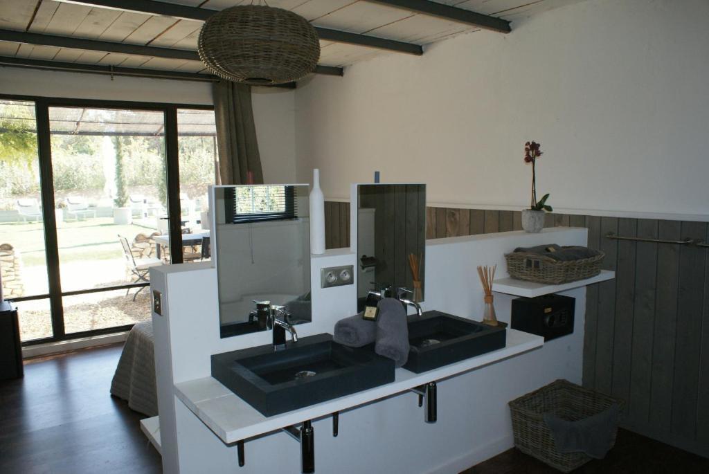 L'Auberge De L'Aubergine Eygalières Zewnętrze zdjęcie
