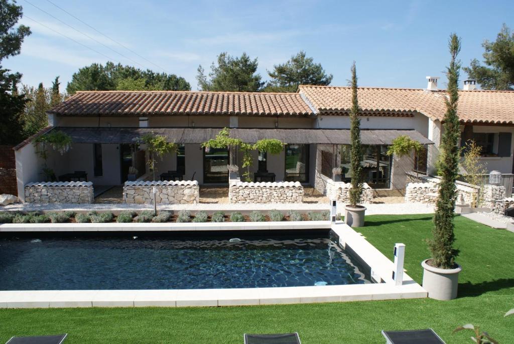 L'Auberge De L'Aubergine Eygalières Zewnętrze zdjęcie