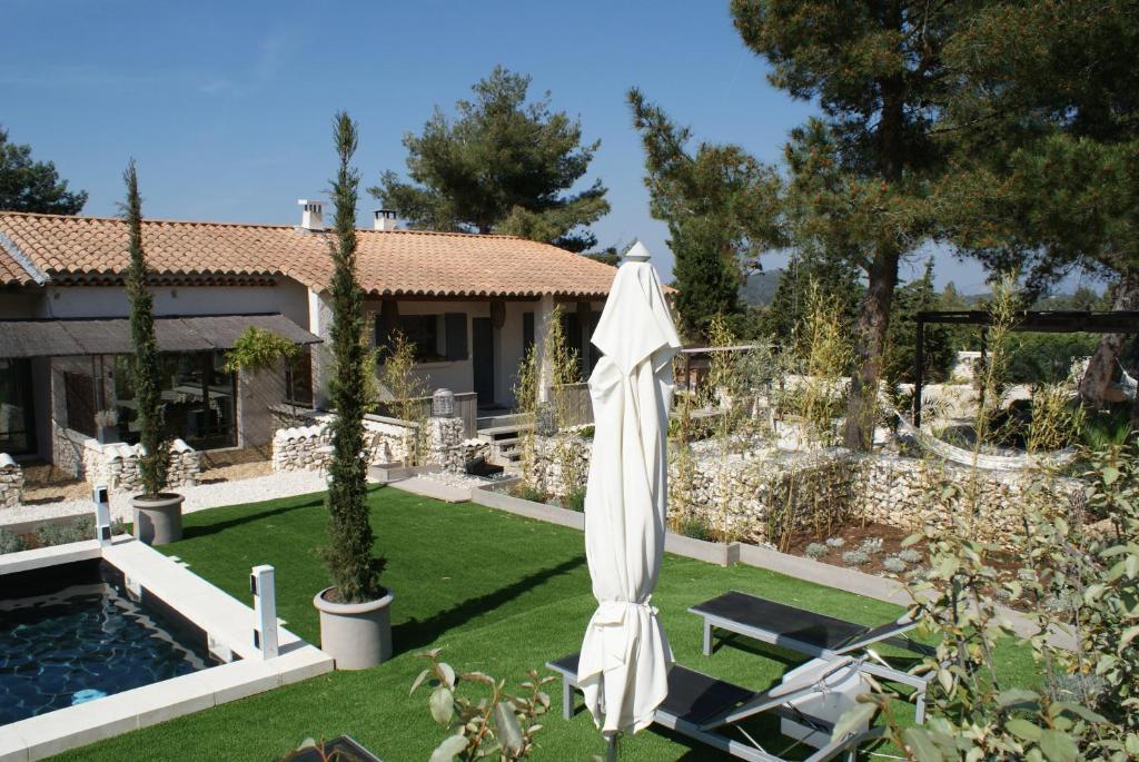 L'Auberge De L'Aubergine Eygalières Zewnętrze zdjęcie