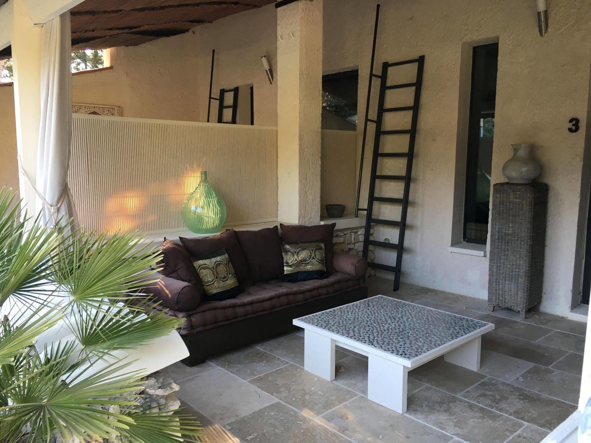 L'Auberge De L'Aubergine Eygalières Zewnętrze zdjęcie